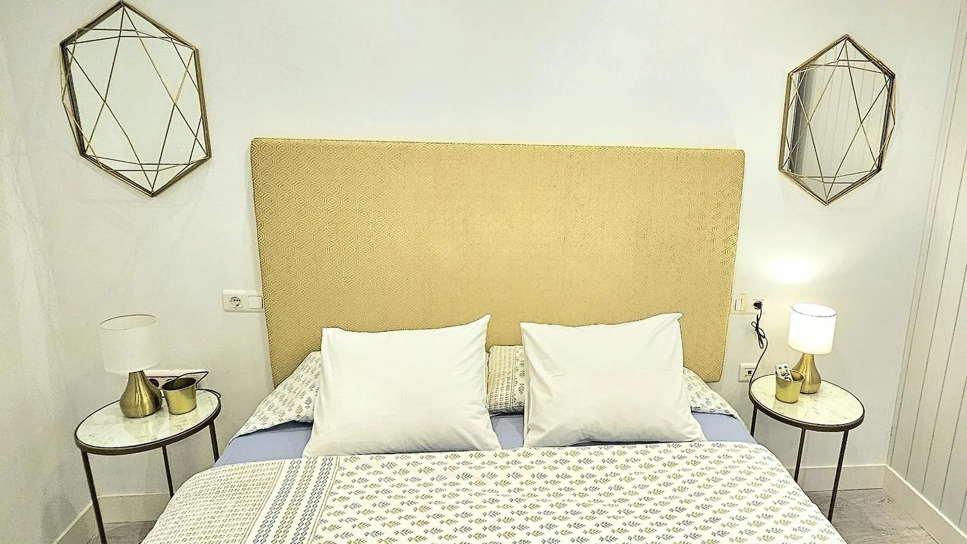 Stay Home & Away In The Heart Of Historical Town Of 马拉加 西班牙