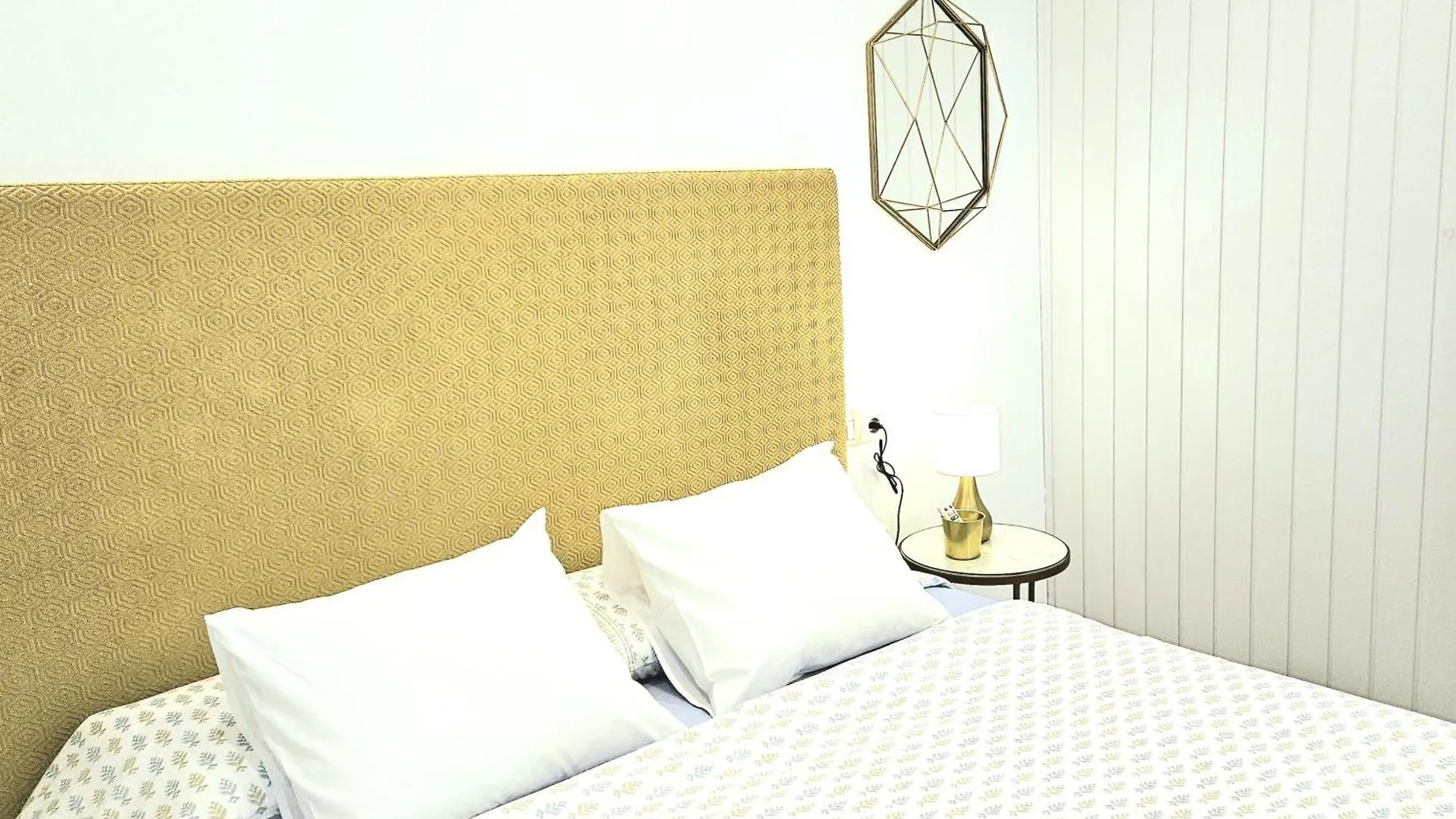 Stay Home & Away In The Heart Of Historical Town Of 马拉加 0*,  西班牙